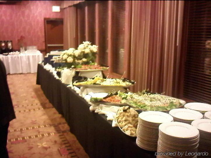 Отель Ramada By Wyndham Tukwila Southcenter Ресторан фото