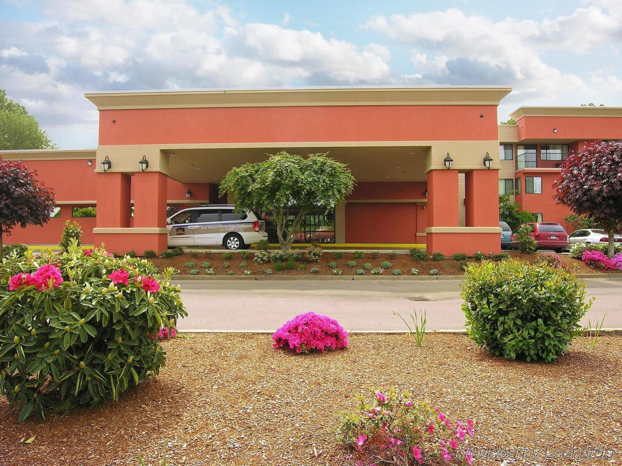 Отель Ramada By Wyndham Tukwila Southcenter Экстерьер фото