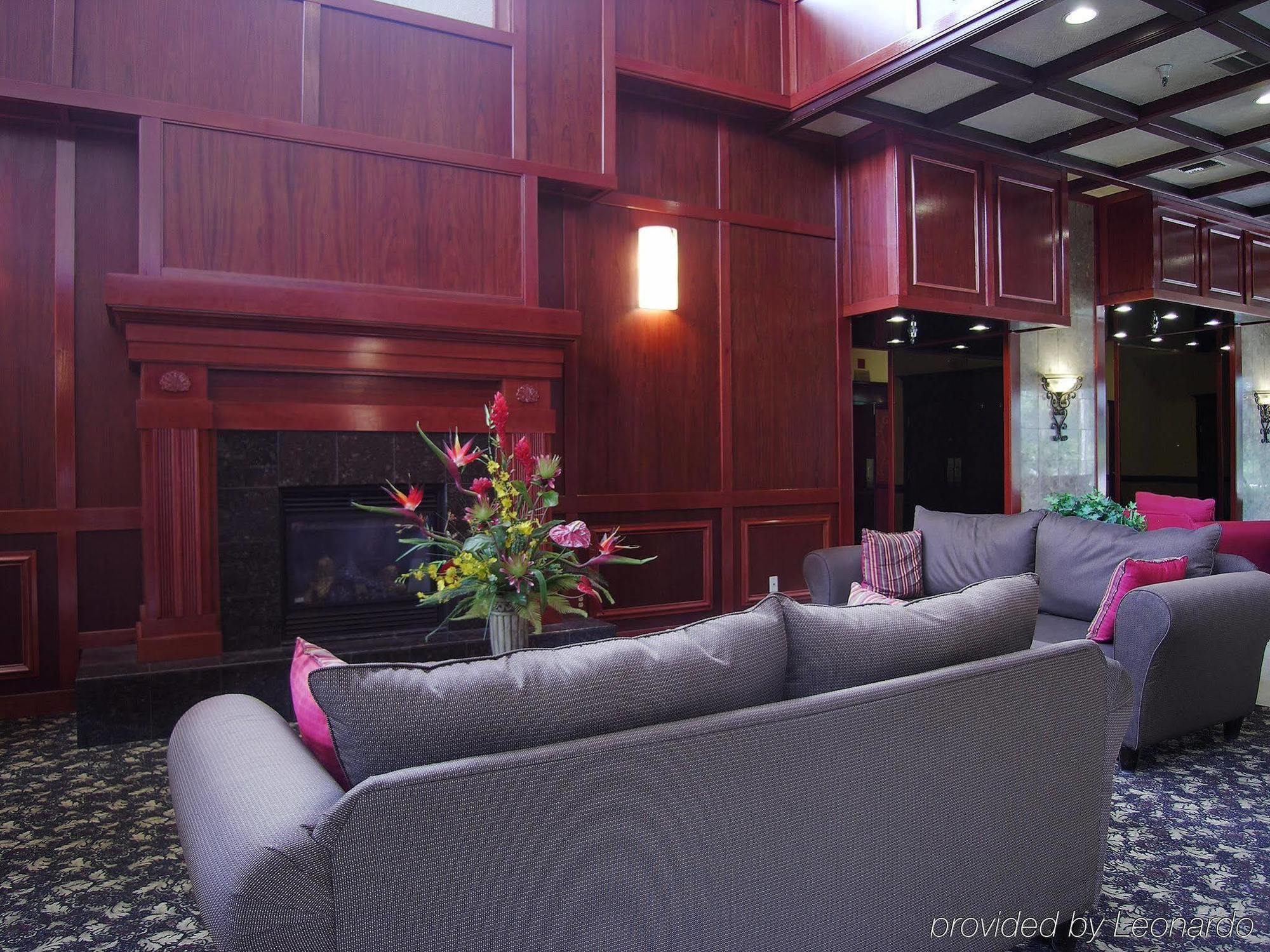 Отель Ramada By Wyndham Tukwila Southcenter Интерьер фото