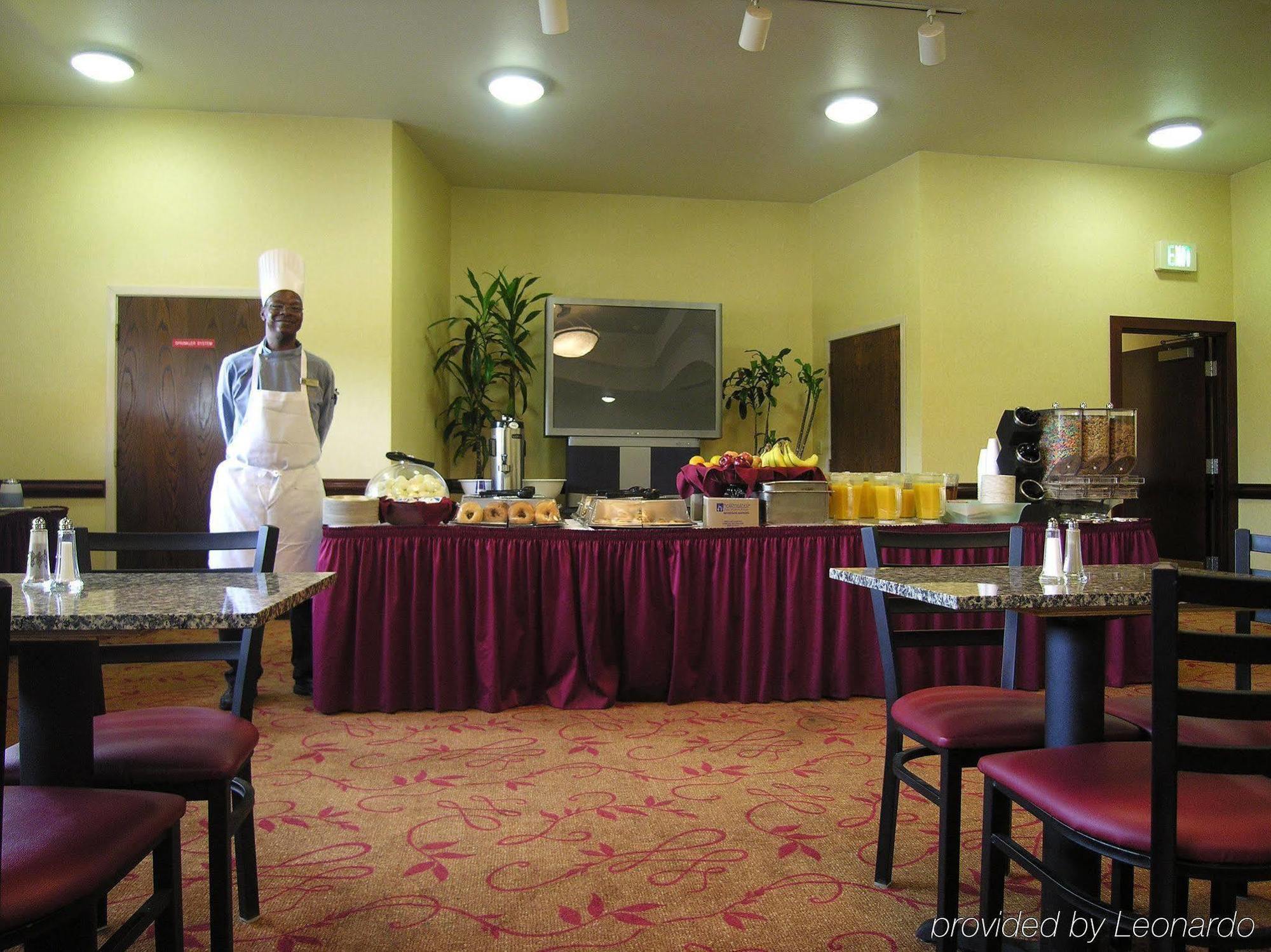 Отель Ramada By Wyndham Tukwila Southcenter Ресторан фото